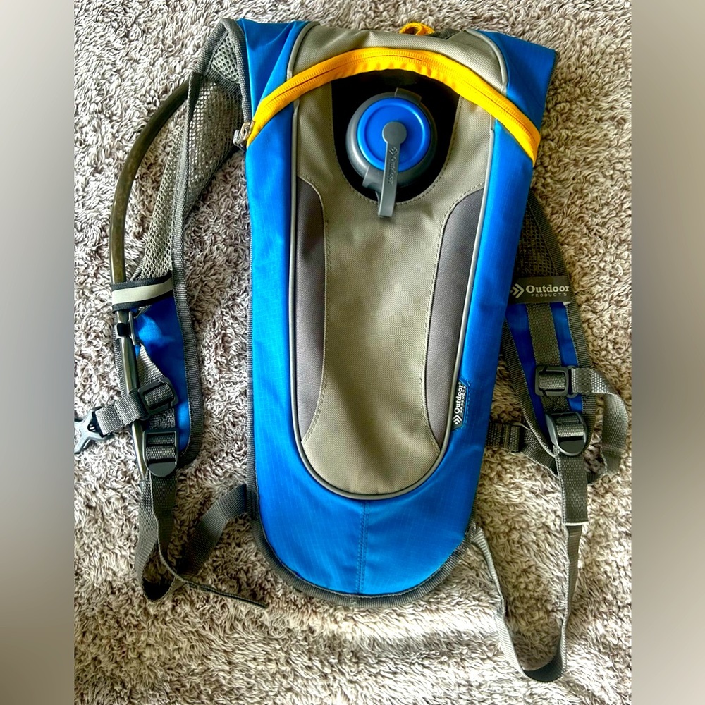 OUTDOOR PRODUCTS‎ HYDRATION PACK